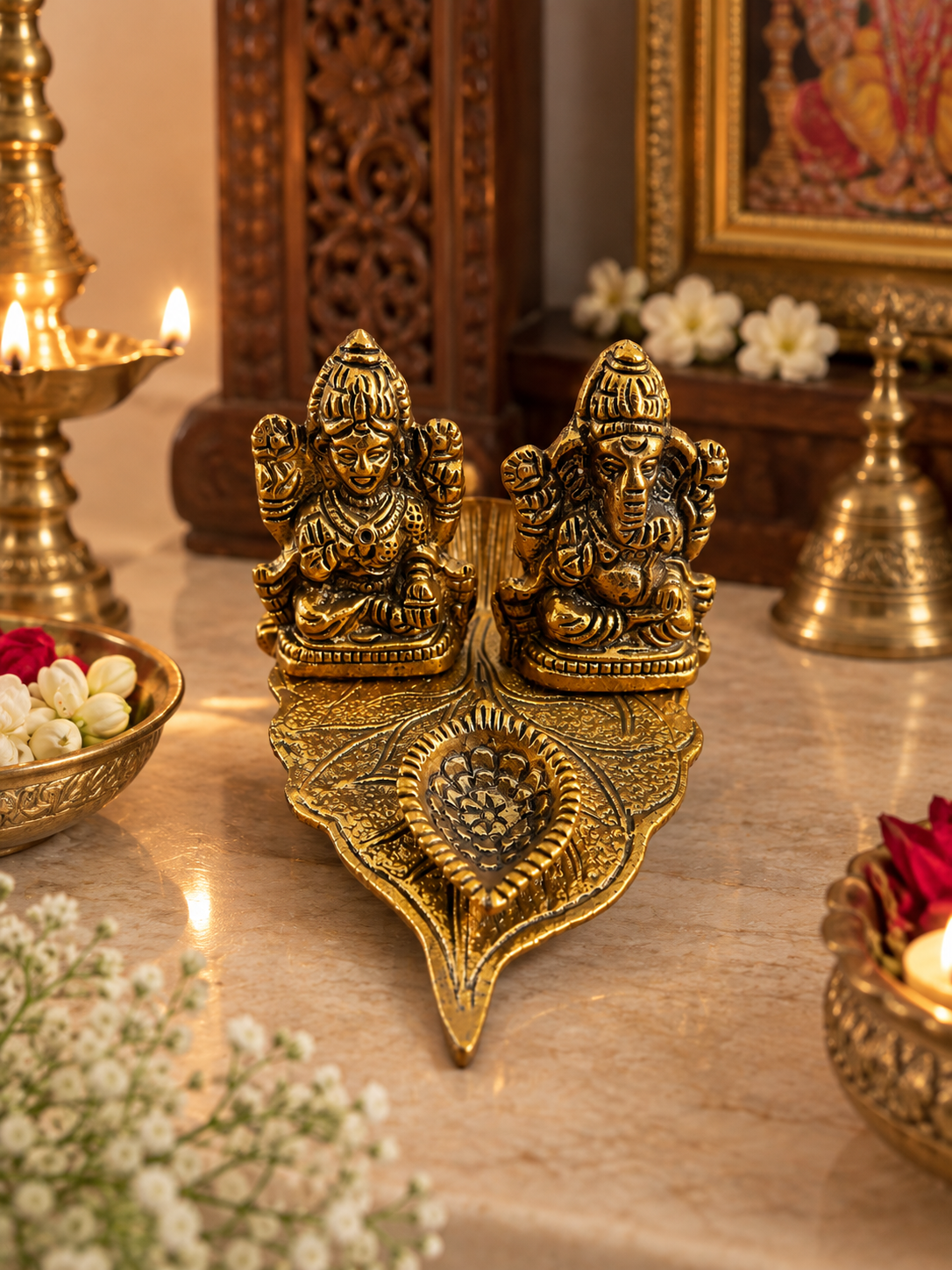 Divine Lakshmi Ganesha Diya – Antique Gold Prosperity Lamp