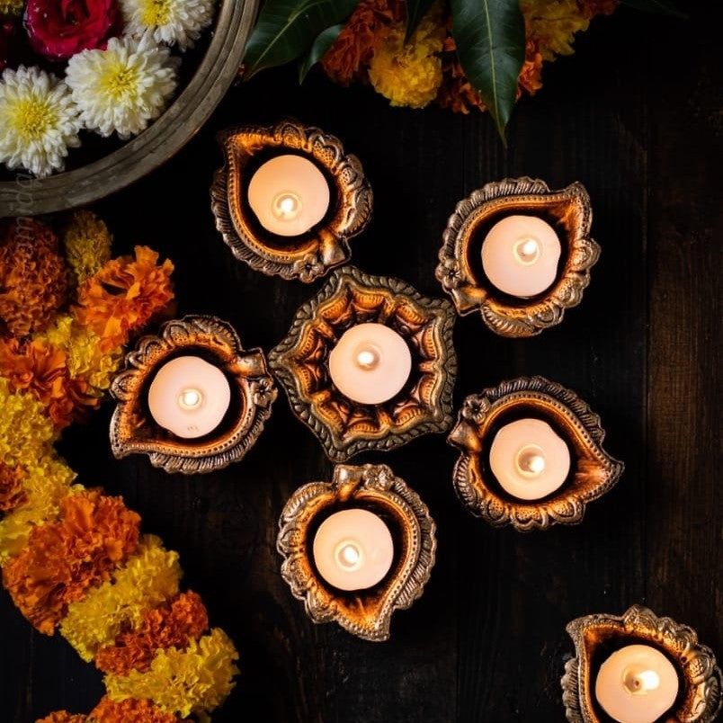 Terracotta leaf Diya. Set of 4 pcs. Diwali & wedding decoration/Indian home/religious decor