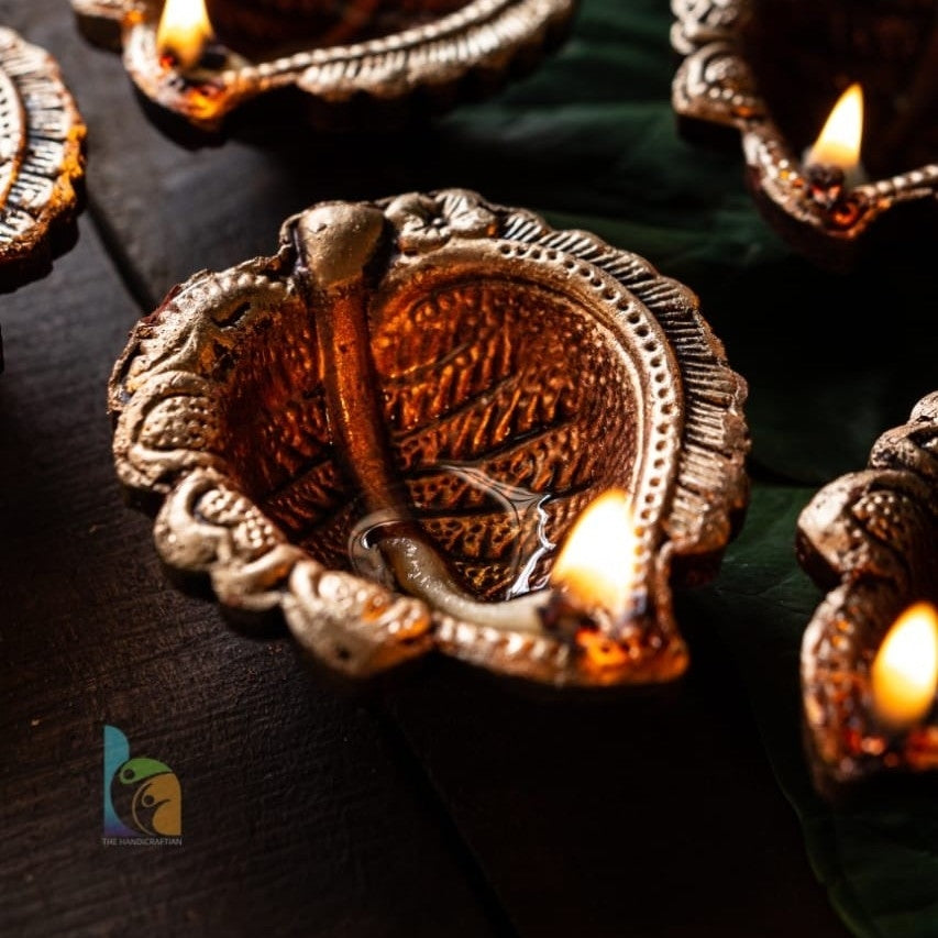 Terracotta leaf Diya. Set of 4 pcs. Diwali & wedding decoration/Indian home/religious decor